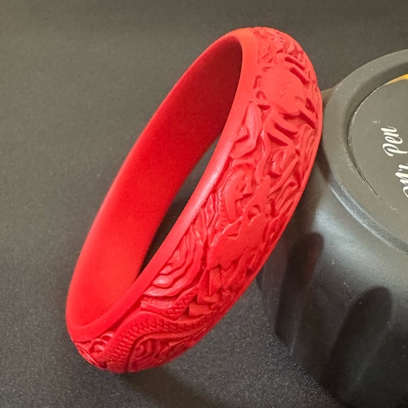 Vintage Chinese Red Carved Cinnabar Dragons Bangle Bracelet Red - Picture 7 of 9